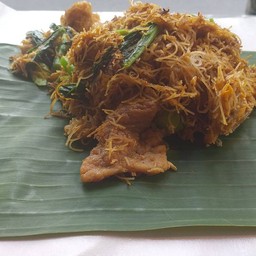 เส้นหมี่ ผัดซีอิ้ว