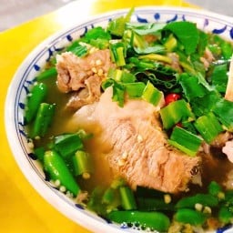 เดอะซุปเปอร์เล้ง & เล้งเกี๊ยวซ่า ตลาดพราวRCA