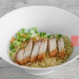 บะหมี่ หมูกรอบ น้ำ (ธรรมดา)