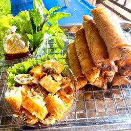 ปอเปี๊ยะทอด ข้าวมันไก่ อร่อยเหาะ
