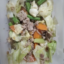ผัดผักรวม หมู ไก่ หมูสับ(กับข้าว)