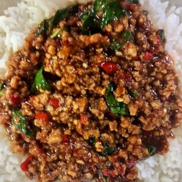 ผัดพริกแกงหมูสับ