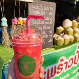 มะพร้าวปั่นนมสด บาย สุ แอนด์ สา