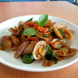 สปาเก็ตตี้หอยลายผัดน้ำพริกเผา