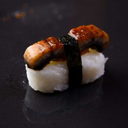 ซูชิปลาไหล ( ไม่ราดซอส)