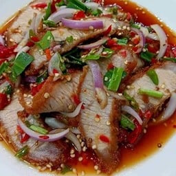 ยำคอหมูย่าง