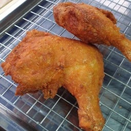 บังยาไก่ทอดหาดใหญ่ ตลาดโอโซนวันดอนเมือง
