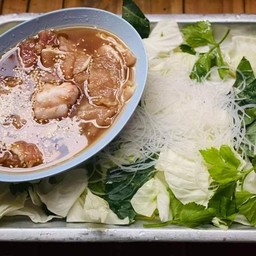 หมูล้วน