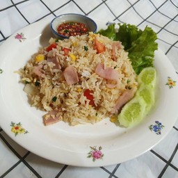 ข้าวผัดเเฮม