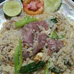 ข้าวผัดแหนม