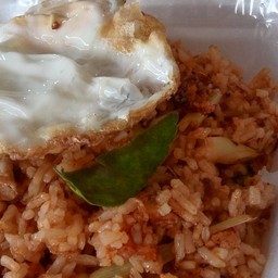 ข้าวผัดต้มยำหมู