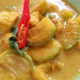 แกงเขียวหวานลูกชิ้นปลากราย