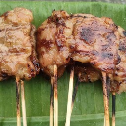 หมูปิ้งสี่แยก