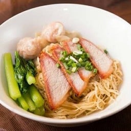 บะหมี่เกี๊ยวน้ำหมูแดง