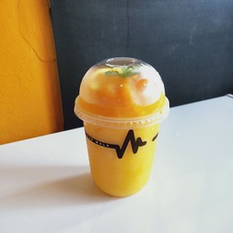 ส้มแมนดาริน สมูทตี้ by water walk