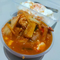 ซุปกิมจิ~ ให้มาล้นชามมาก 😂 อร่อยมากเลยค่ะ หอมน้ำมันงาและกิมจิฝุดๆ