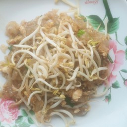 ผัดก๋ยวเตี๋ยวคั่วไก่