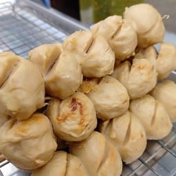 ลูกชิ้นหมูเอ็นใหญ่