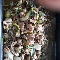 ไก่ผัดพริกหยวก