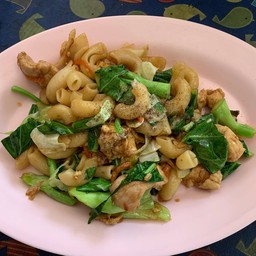 ผัดมัักกะโรนี