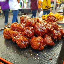 อากาเซ่ ไก่ทอดเกาหลี ตลาดเจริญศรี