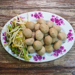 ลูกชิ้นเนื้อลวก