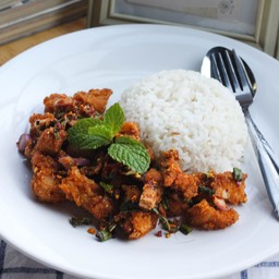 ข้าวยำไก่แซ่บ