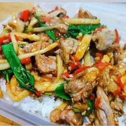 ข้าวหน่อไม้โหรพา หมู