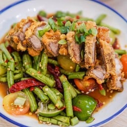 ตำถั่วสามชั้นทอด