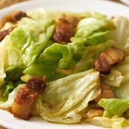 เป็นกับข้าว หมูหมักผัดกะหล่ำปลี