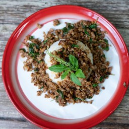 ข้าวกะเพราเนื้อ (พิเศษ)