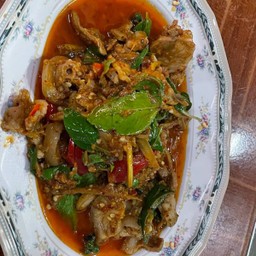 หมูป่าผัดเผ็ด