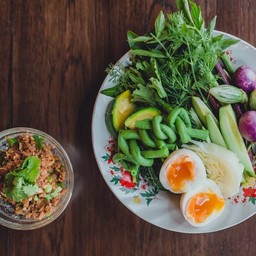 น้ำพริกปลาทูเห็ดย่าง และไข่ต้ม