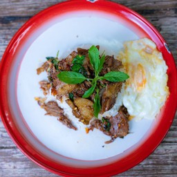 กะเพราหมูตุ๋น