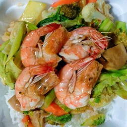 ข้าวราดผัดผักรวมกุ้ง