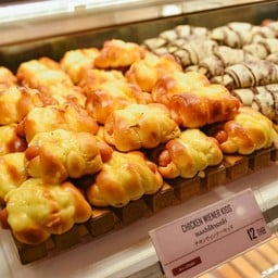 ขนมปังไส้กรอกไก่