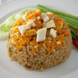 ข้าวผัดน้ำพริกลงเรือ (กุ้งสด)