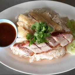 ข้าวมันไก่ต้ม+หมูกรอบ