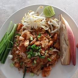 หอยทอด ผัดไทโบราณกุ้งสด