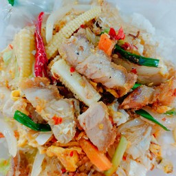 ผัดพริกไข่หมูกรอบราดข้าว