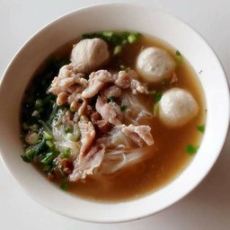 ก๋วยเตี๋ยวซุ้มหูกวาง