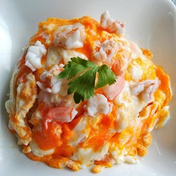 ข้าวไข่ยูยี่กุ้งหมึก