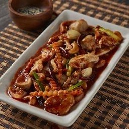 ไก่ผัดเม็ดมะม่วงหิมพานต์