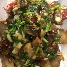 หมูสามชั้นผัดพริกกระเทียม