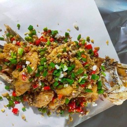 ปลากระพงคั่วพริกเกลือ