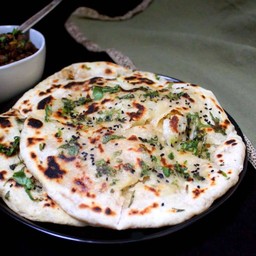ALOO NAAN