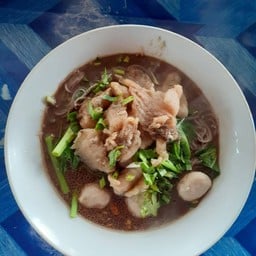 ร้านก๋วยเตี๋ยวเนื้อเจ๊พร (ต้นขี้เหล็ก)