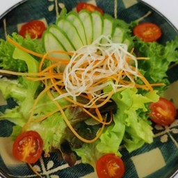 (401) สลัดผัก