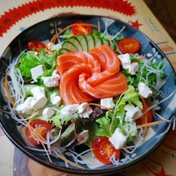 (409) สลัดแซลมอนชีส