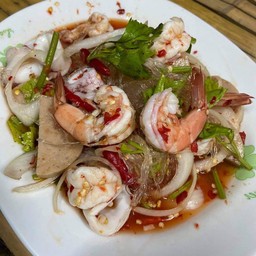 เจ๊นาส้มตำยำสะท้านปาก